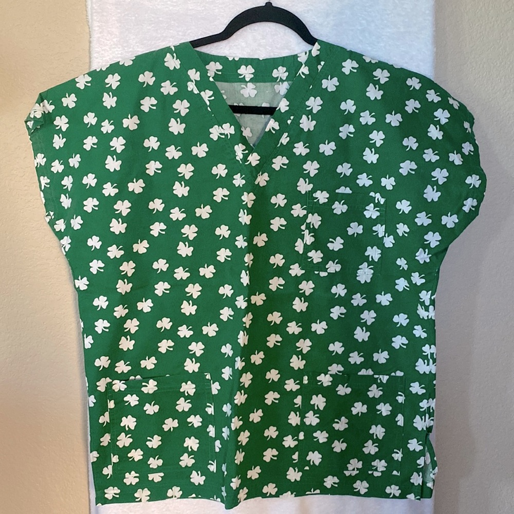 Ladies Shamrock Scrub Top-Size L/XL